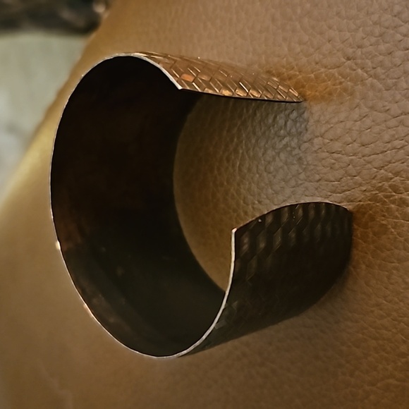 VTG Rustic Bronze Copper Tone Chunky Textured Castlecore Cuff Bracelet - Picture 3 of 6